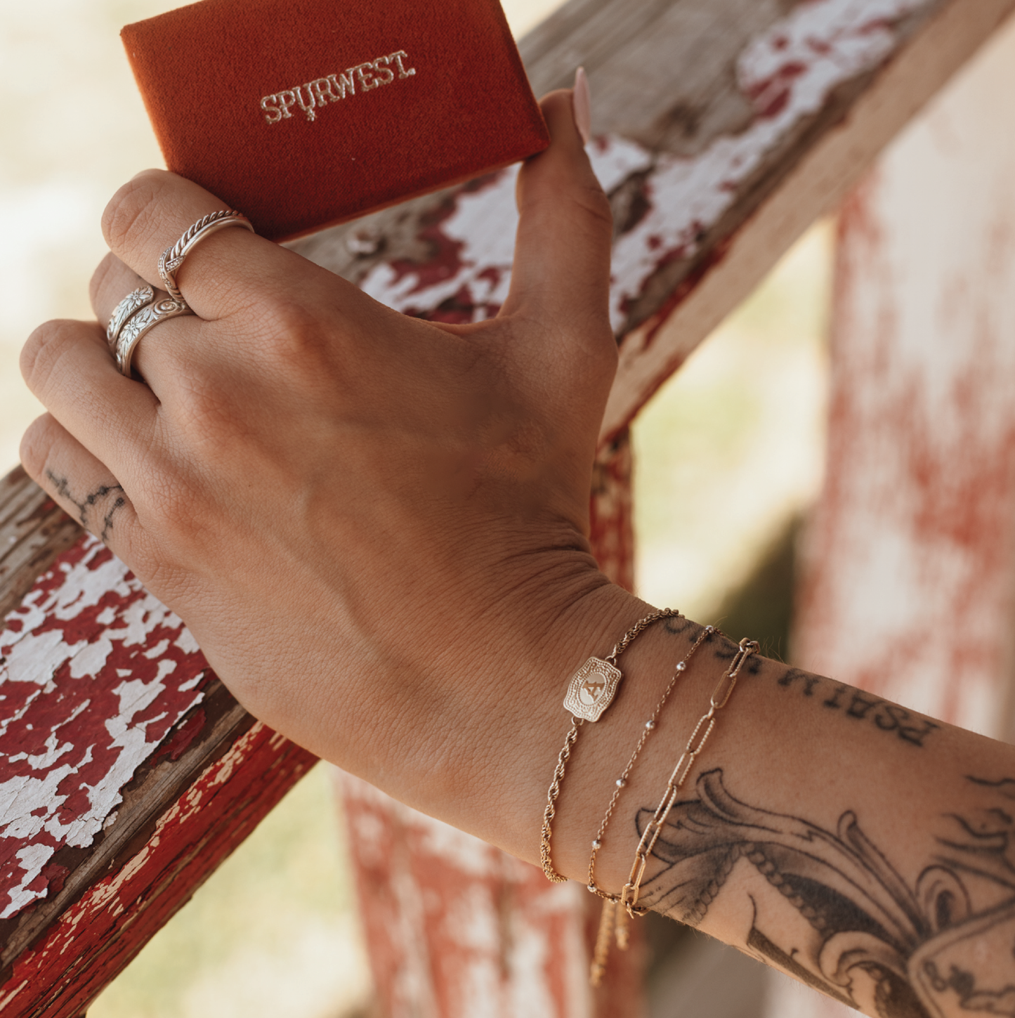 Licevo™ Ultra Mini Belt Buckle Bracelet – Personalized Elegance in Every Detail
