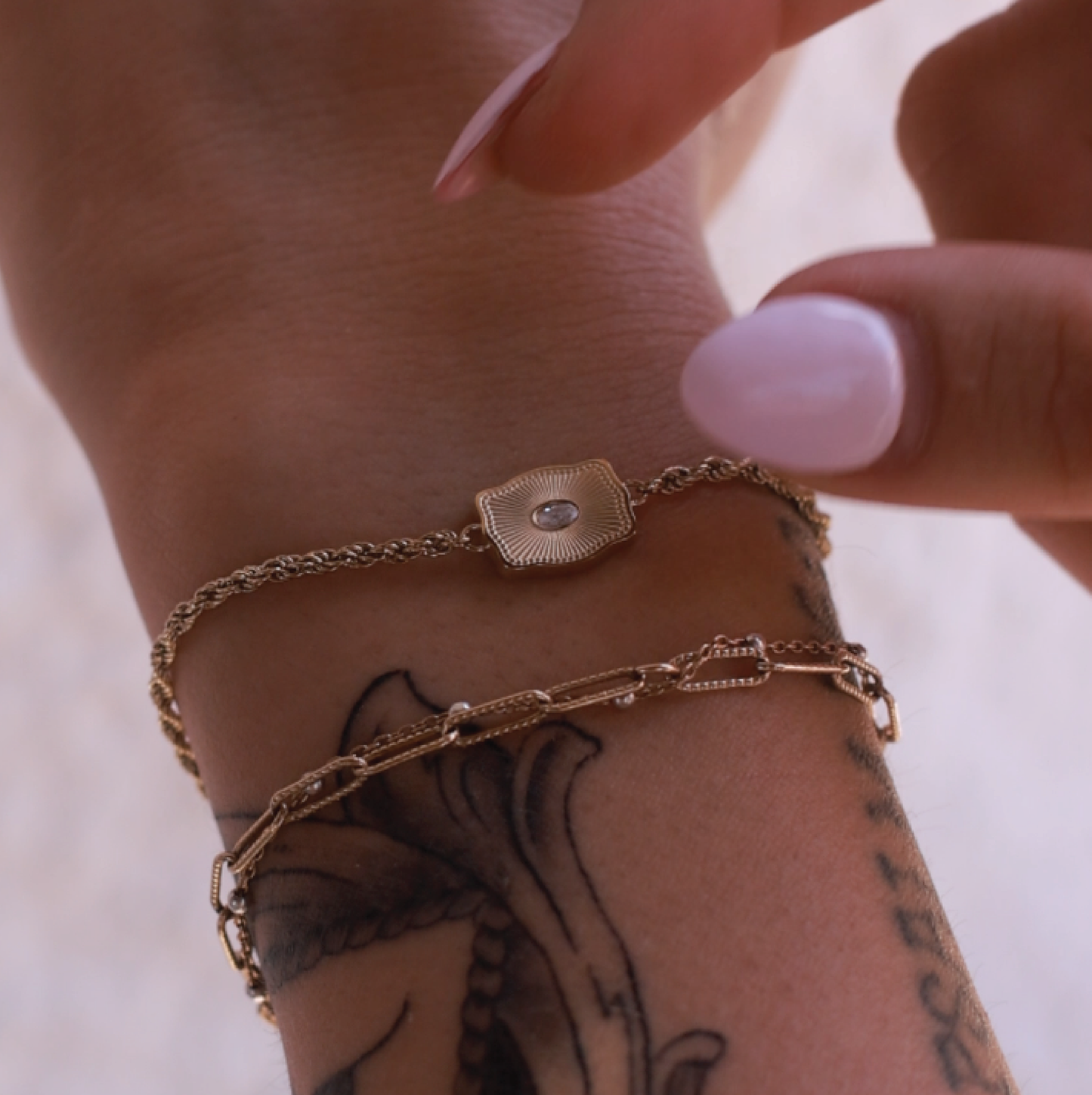 Licevo™ Ultra Mini Belt Buckle Bracelet – Personalized Elegance in Every Detail