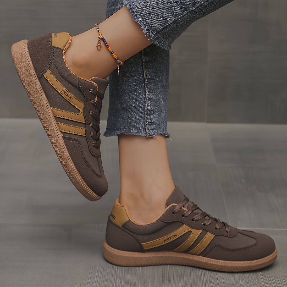 RetroStride™ Sneakers Brown