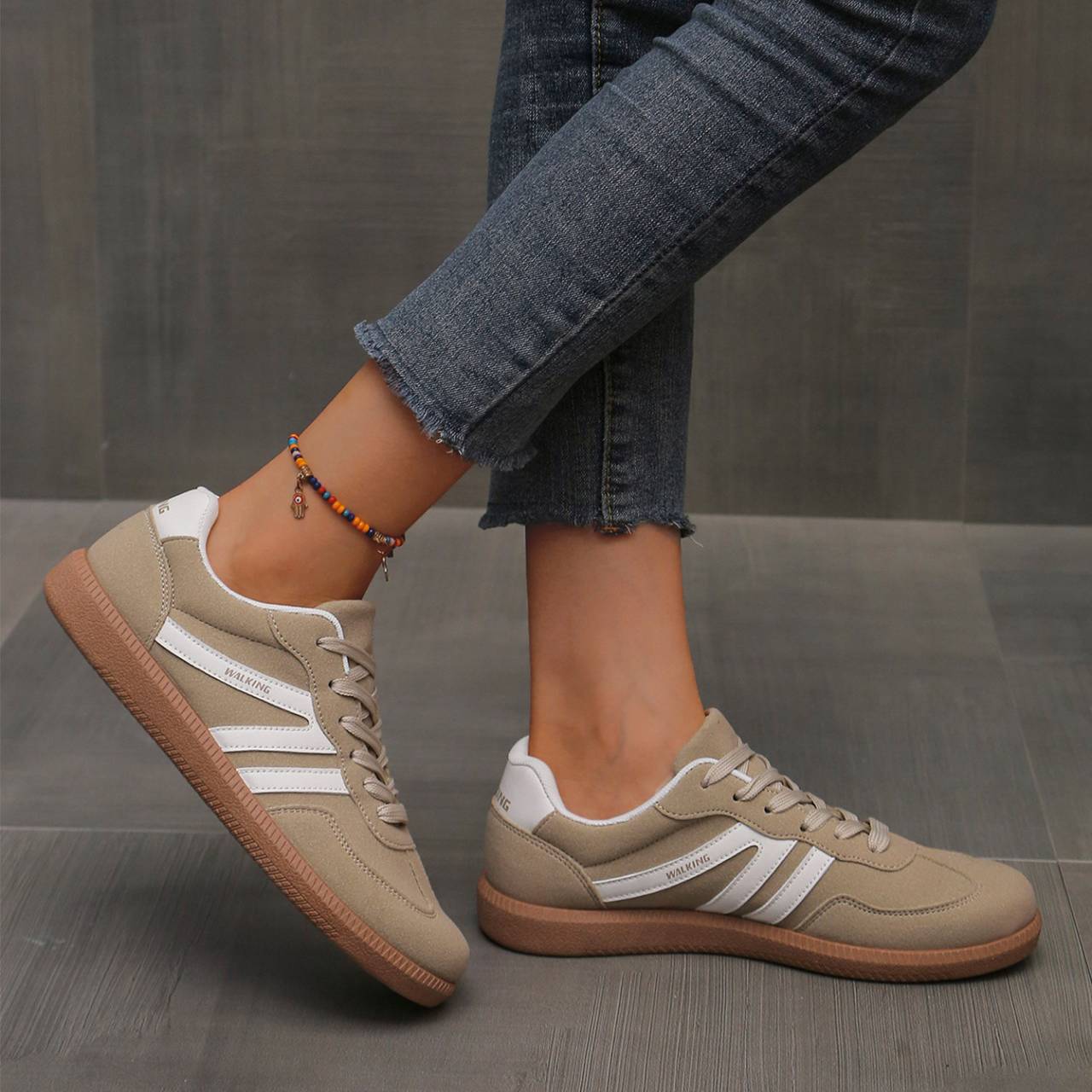 Licevo™ Retro-Stride Women’s Comfort Sneakers