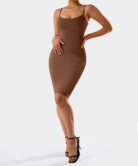 Figurbetontes Kleid mit Spaghettiträgern und integrierter Shapewear